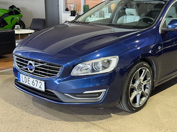 Volvo V60 3 of 26