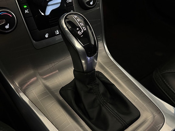 Volvo XC70 12 of 21