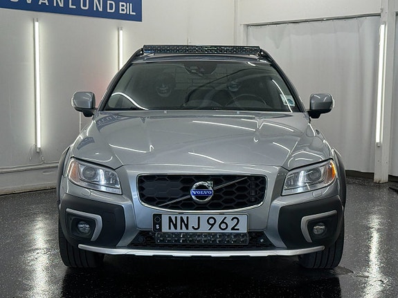 Volvo XC70 2 of 21