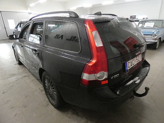 Volvo V50 4 of 15