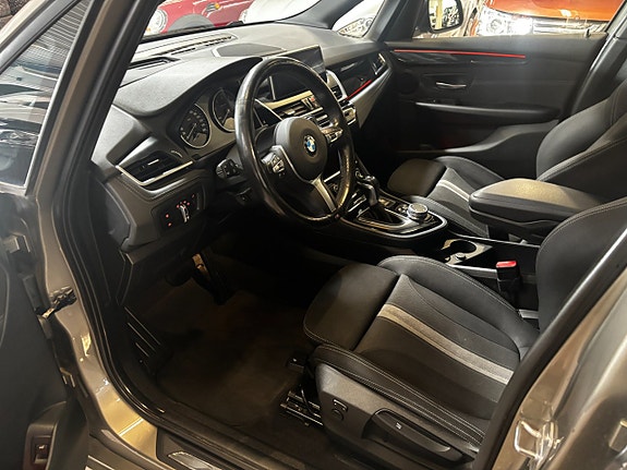 BMW 218d 5 of 8