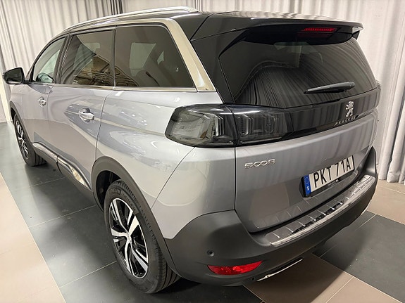 Peugeot 5008 3 of 17