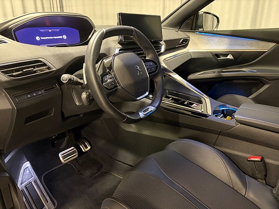 Peugeot 5008 8 of 17