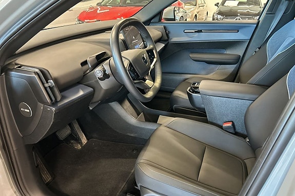 Volvo EX30 9 of 18