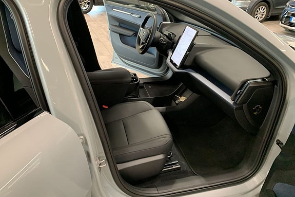 Volvo EX30 15 of 18