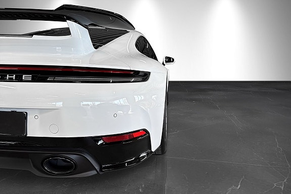 Porsche 911 Carrera 12 of 25