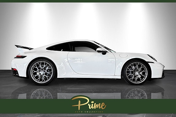 Porsche 911 Carrera 4 of 25