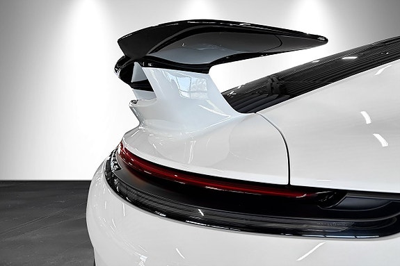 Porsche 911 Carrera 17 of 25