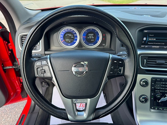 Volvo S60 11 of 19