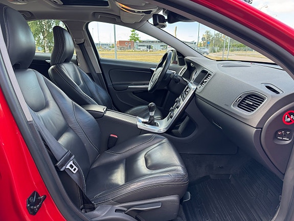 Volvo S60 14 of 19