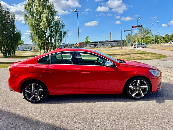 Volvo S60 5 of 19