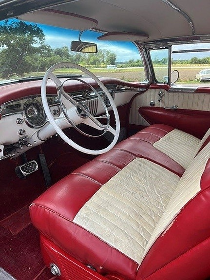 Oldsmobile Ninety-Eight 7 of 8
