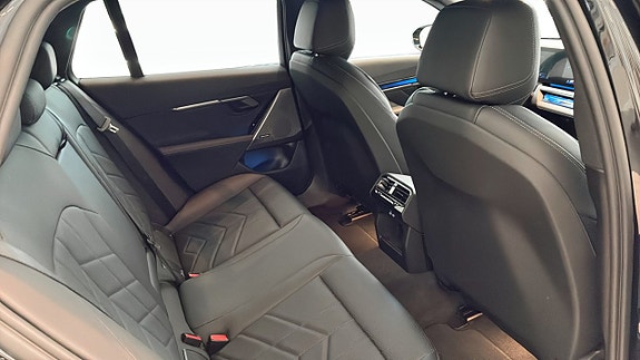 BMW 530e 5 of 9