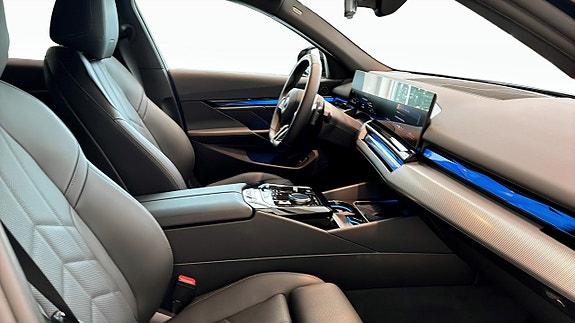 BMW 530e 3 of 9