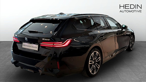 BMW 530e 2 of 9