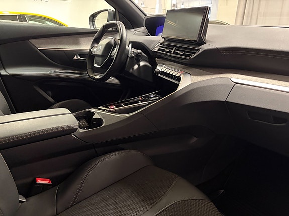 Peugeot 5008 10 of 17