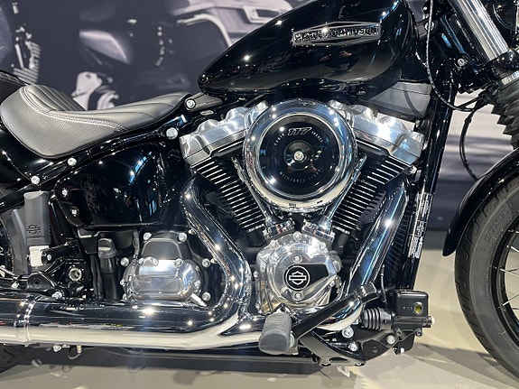 Harley-Davidson Street Bob 117 "SPARA 11.000kr" 10 of 18