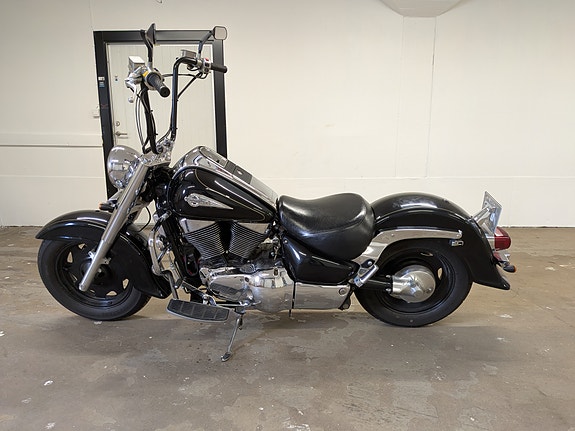 Suzuki VL1500 Intruder 2 of 5
