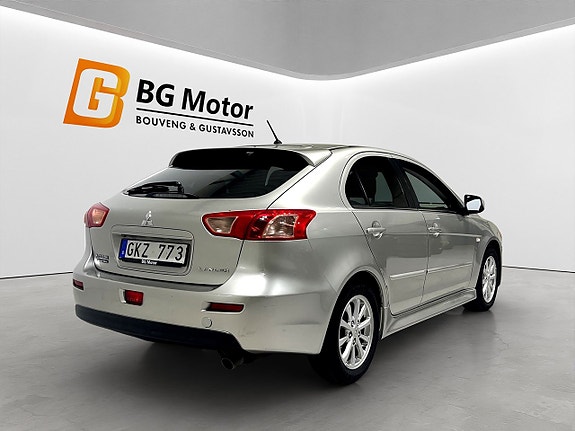 Mitsubishi Lancer 4 of 18