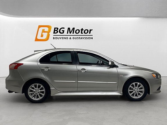 Mitsubishi Lancer 3 of 18