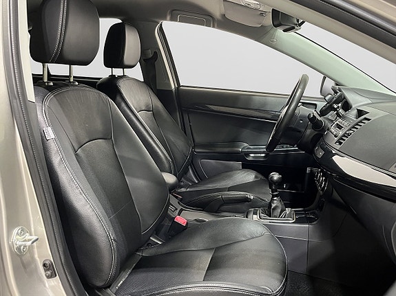 Mitsubishi Lancer 9 of 18