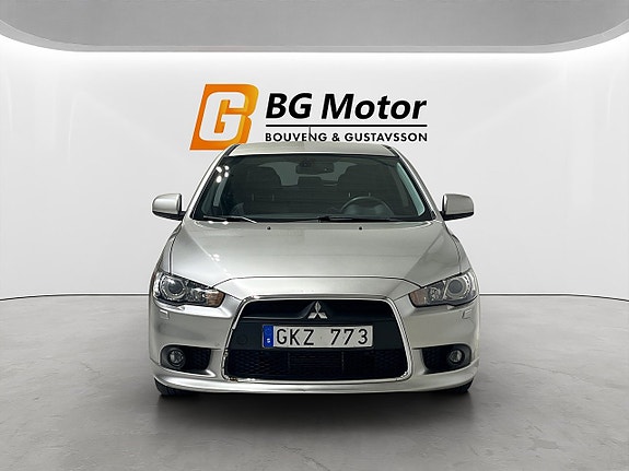 Mitsubishi Lancer 2 of 18