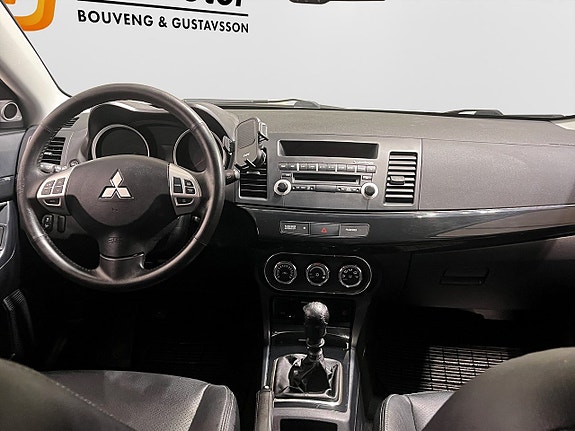 Mitsubishi Lancer 12 of 18