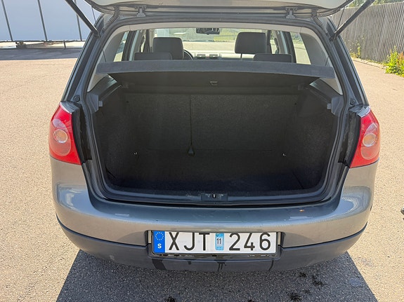 Volkswagen Golf V 8 of 12