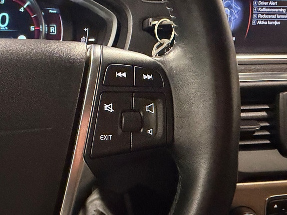 Volvo V40 Cross Country 18 of 21