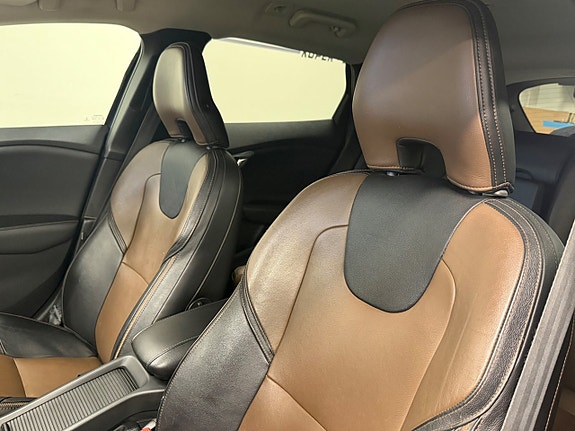 Volvo V40 Cross Country 7 of 21