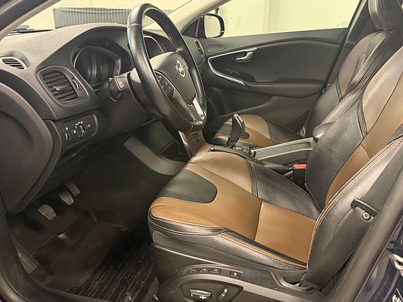 Volvo V40 Cross Country 6 of 21