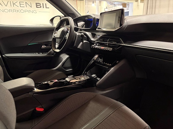 Peugeot e-2008 10 of 15