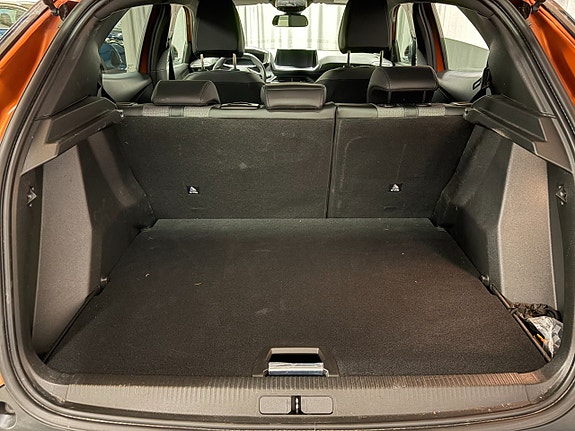 Peugeot e-2008 6 of 15