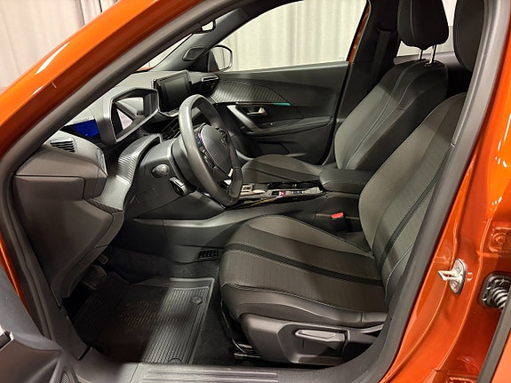 Peugeot e-2008 8 of 15