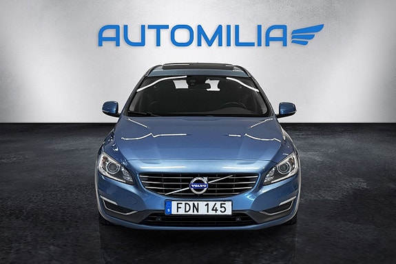 Volvo V60 2 of 18