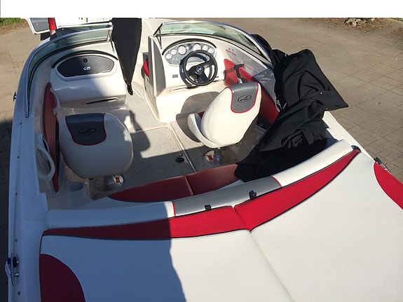 Sea Ray 185 Sport med trailer – MerCruiser 135 hk 2 of 6