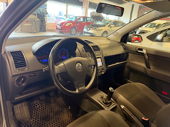 Volkswagen Polo 9 of 13