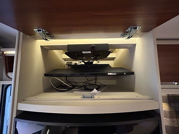 Adria Matrix Supreme M 687 SLT / Automat / Alde / Taksäng / AC / Kamkedja 18 of 26