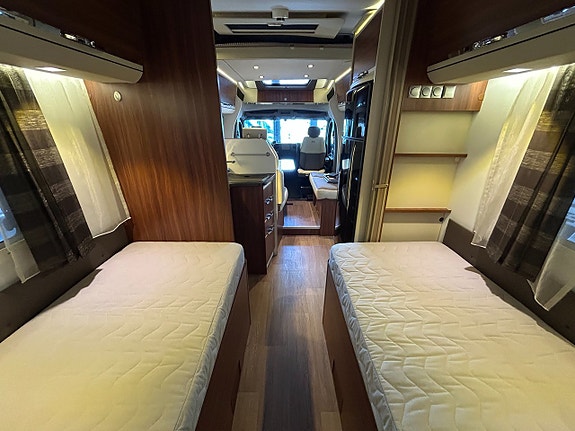 Adria Matrix Supreme M 687 SLT / Automat / Alde / Taksäng / AC / Kamkedja 14 of 26