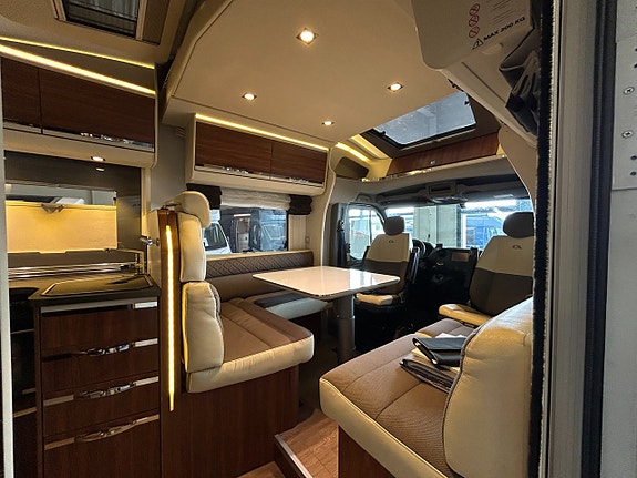 Adria Matrix Supreme M 687 SLT / Automat / Alde / Taksäng / AC / Kamkedja 5 of 26