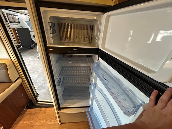Adria Matrix Supreme M 687 SLT / Automat / Alde / Taksäng / AC / Kamkedja 17 of 26