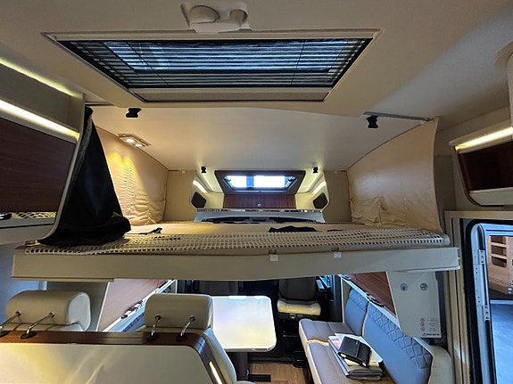 Adria Matrix Supreme M 687 SLT / Automat / Alde / Taksäng / AC / Kamkedja 20 of 26