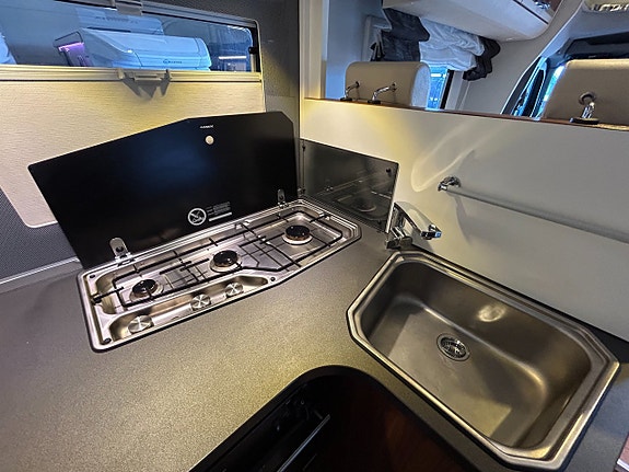Adria Matrix Supreme M 687 SLT / Automat / Alde / Taksäng / AC / Kamkedja 15 of 26