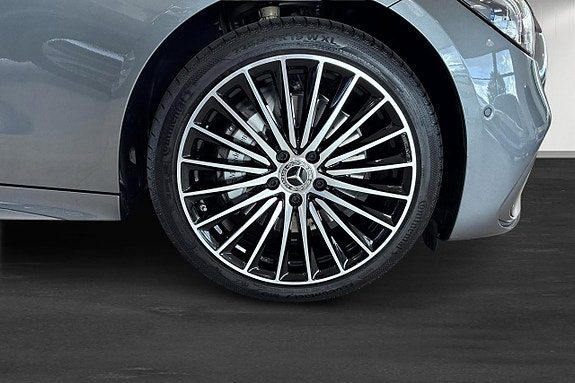 Mercedes-Benz C300 de 4 of 15