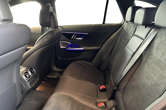Mercedes-Benz C300 de 11 of 15