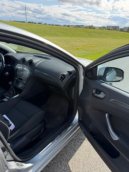 Ford Mondeo 11 of 18