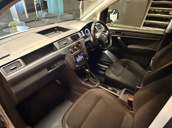 Volkswagen Caddy Maxi 13 of 16