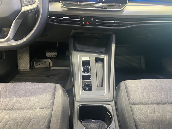Volkswagen Golf VIII 11 of 15