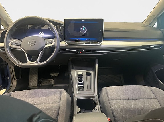 Volkswagen Golf VIII 10 of 15