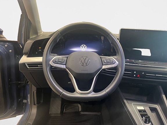 Volkswagen Golf VIII 12 of 15